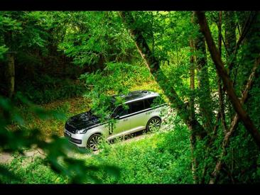 Land Rover Range Rover P440e LWB Autobiography — photo 24