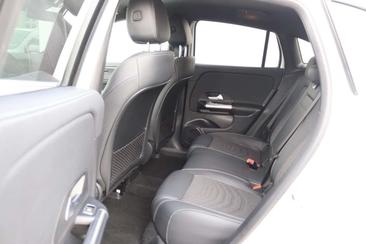 Mercedes EQA 300 — photo 6