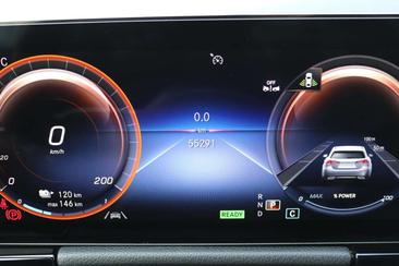 Mercedes EQA 300 — photo 10