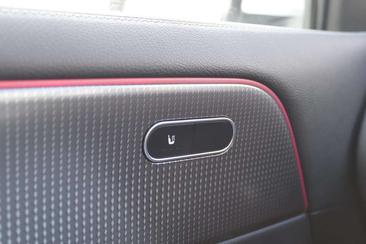 Mercedes EQA 300 — photo 16