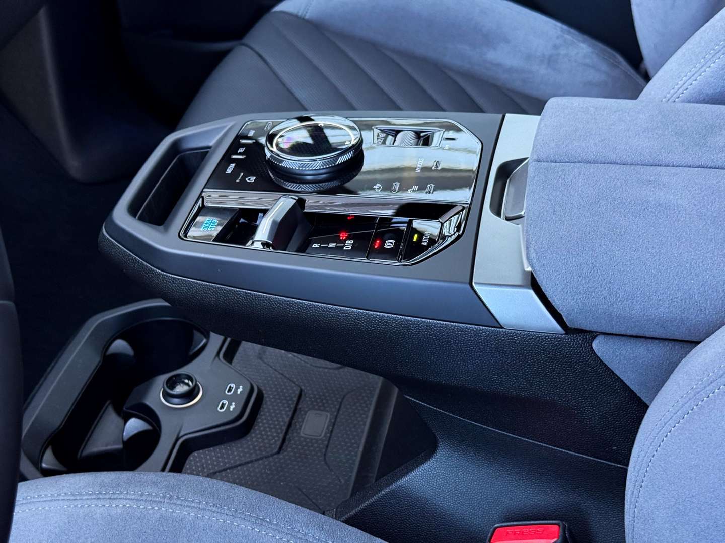BMW IX XDrive45 - 2025 - Joinsteer - #17
