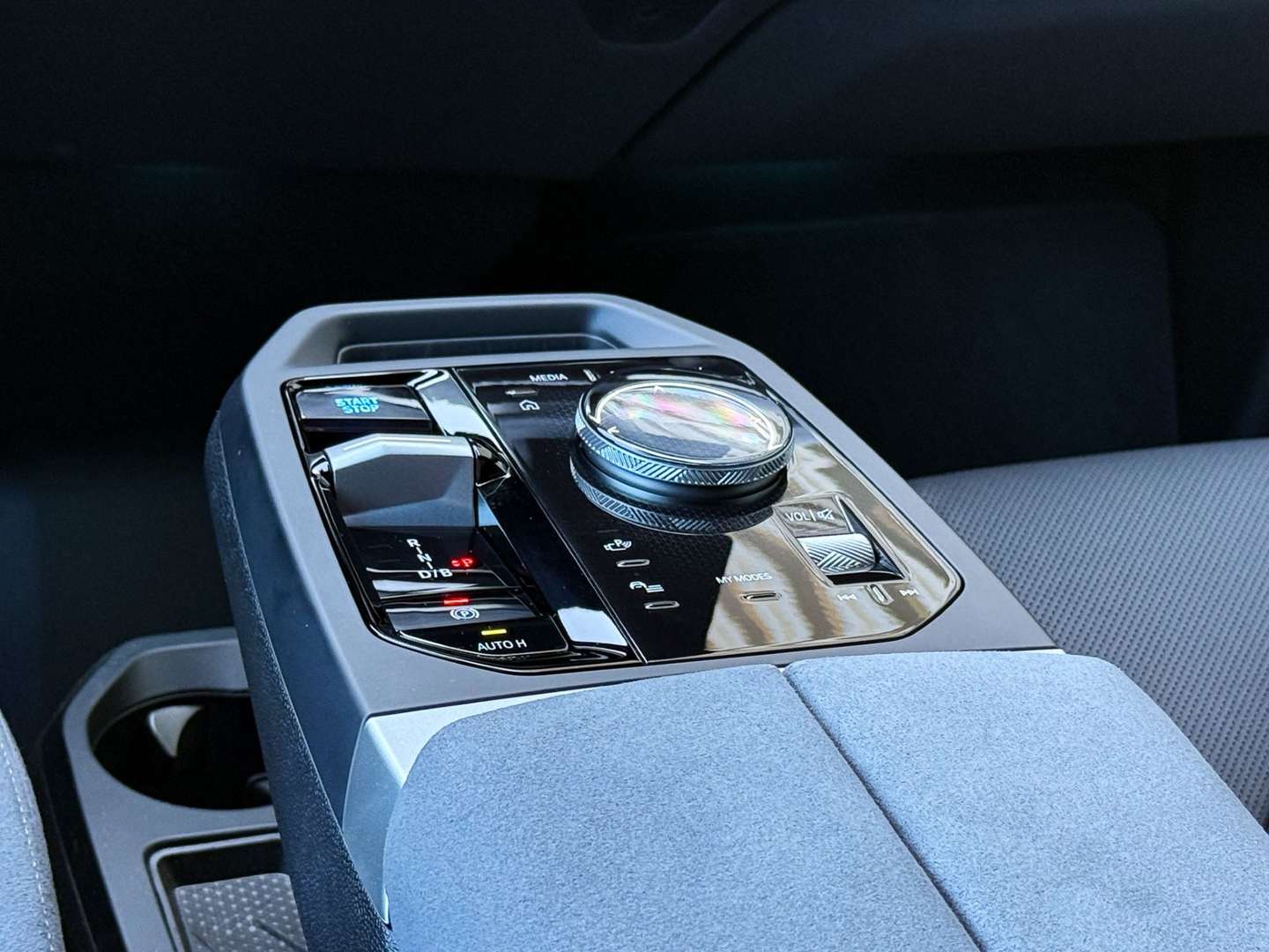 BMW IX XDrive45 - 2025 - Joinsteer - #29