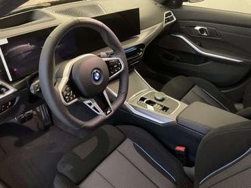 BMW 330e 330e XDrive — photo 2