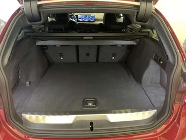 BMW 330e 330e XDrive — photo 10