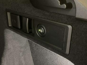BMW 330e 330e XDrive — photo 11