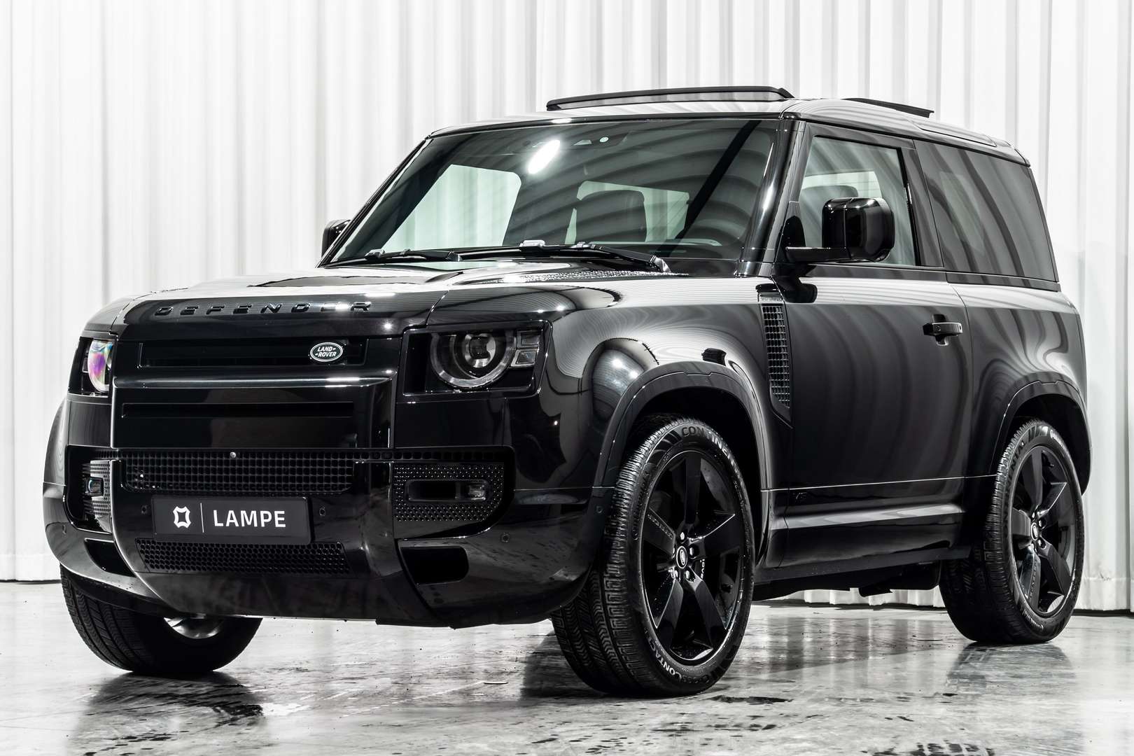 Land Rover Defender 90 Full Black Trekhaak Pano HUD 360 ACC P525 V8 - 2024 - Joinsteer - #2