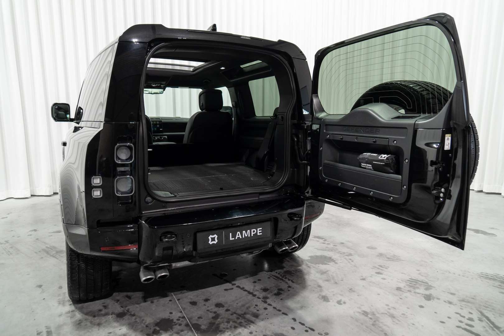 Land Rover Defender 90 Full Black Trekhaak Pano HUD 360 ACC P525 V8 - 2024 - Joinsteer - #17