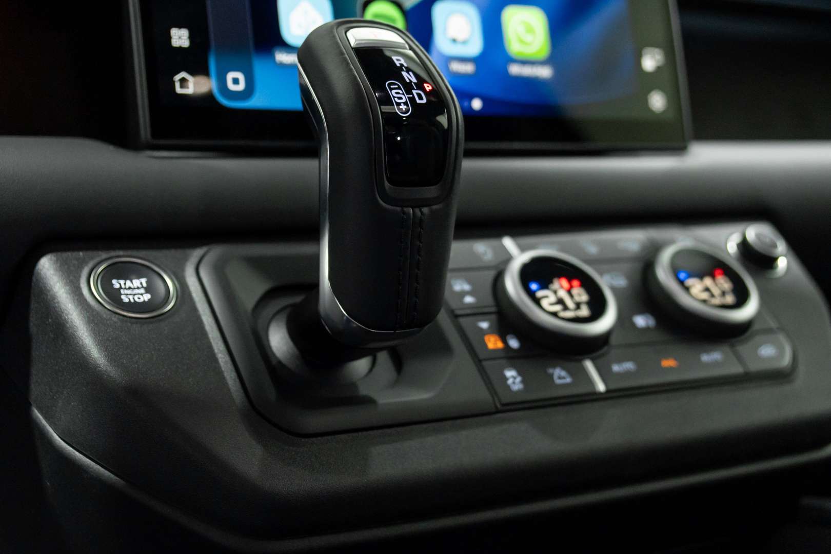 Land Rover Defender 90 Full Black Trekhaak Pano HUD 360 ACC P525 V8 - 2024 - Joinsteer - #34