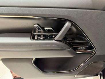 Land Rover Range Rover Sport SV — photo 14