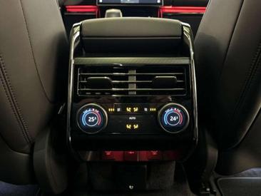 Land Rover Range Rover Sport SV — photo 17