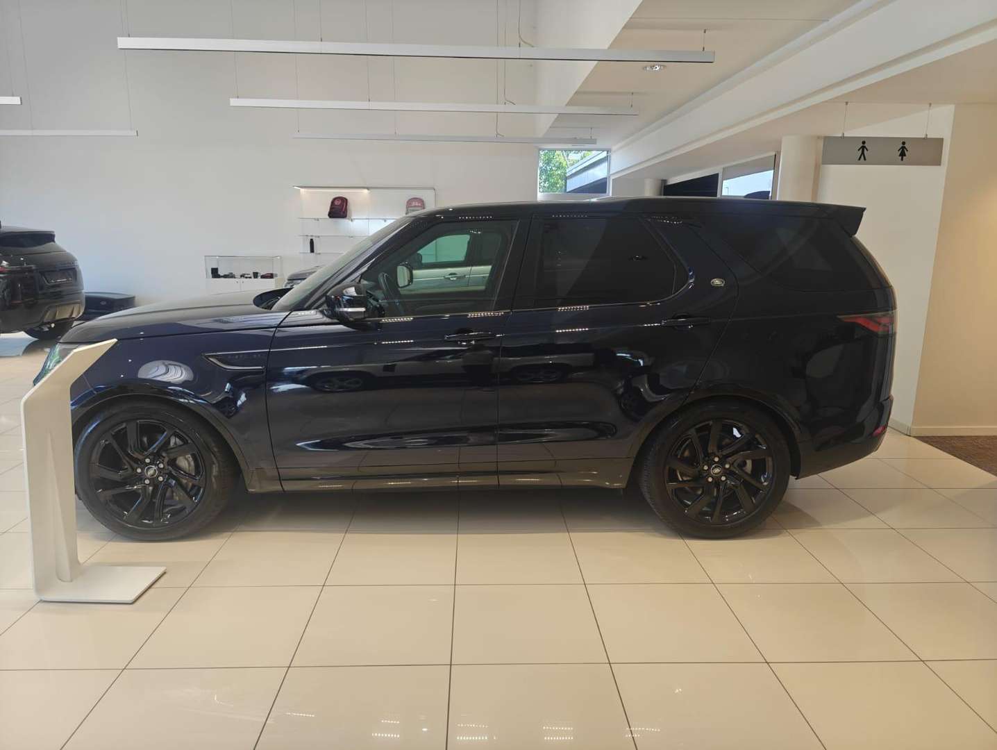 Land Rover Discovery R-Dynamic S - 2025 - Joinsteer - #9