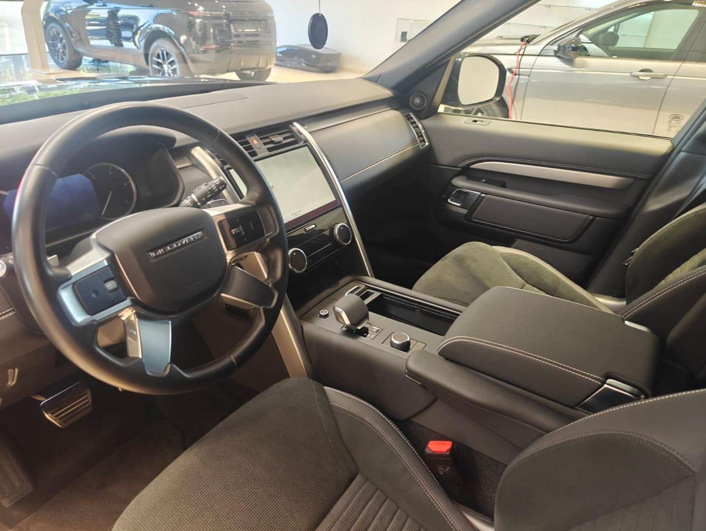 Land Rover Discovery R-Dynamic S - 2025 - Joinsteer - #11