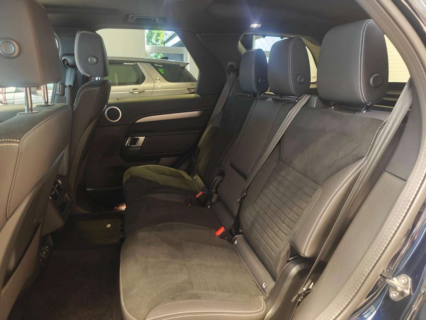 Land Rover Discovery R-Dynamic S - 2025 - Joinsteer - #13