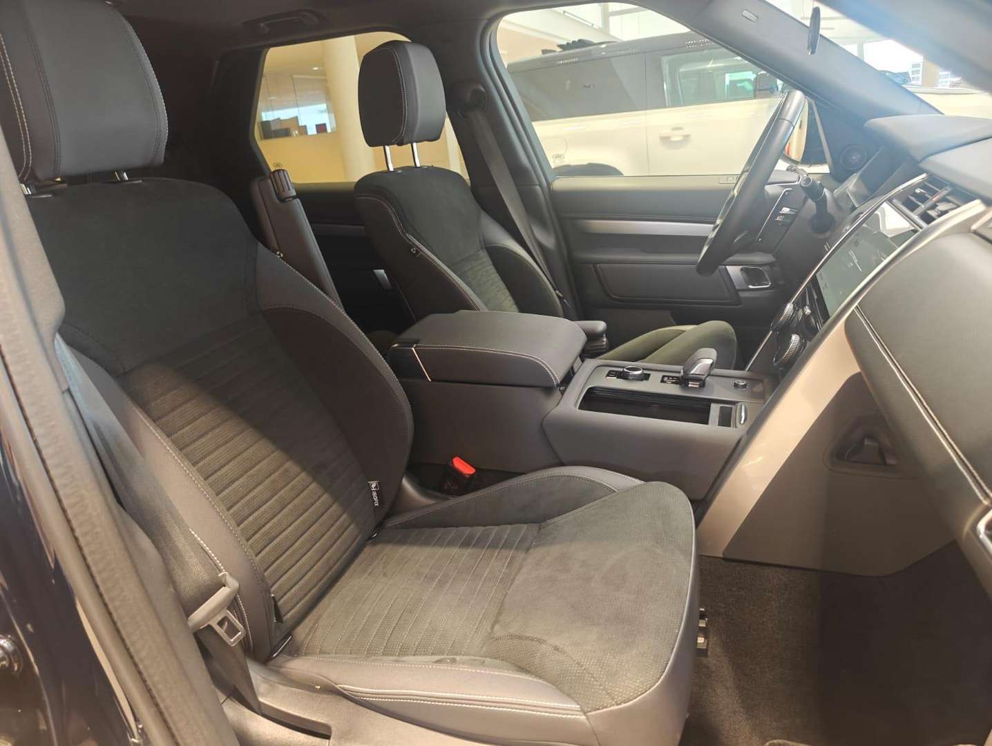 Land Rover Discovery R-Dynamic S - 2025 - Joinsteer - #16