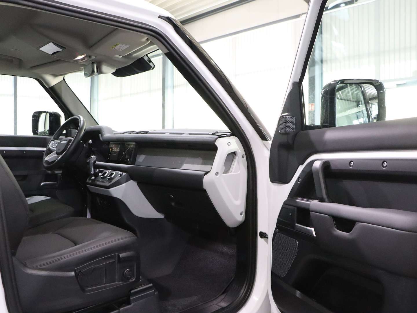 Land Rover Defender 90 D200 90S / 6-SITZER / PANORAMA-SEITEN - 2023 - Joinsteer - #21