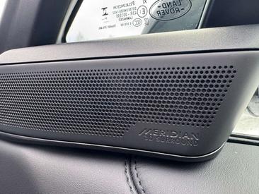 Land Rover Range Rover HSE D350 — photo 19