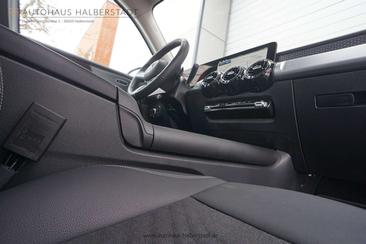 Mercedes GLB 220 — photo 9