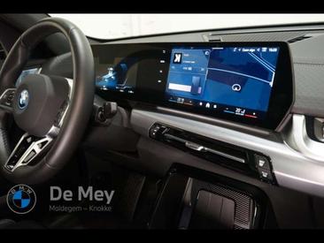 BMW IX2 EDrive20 — photo 8