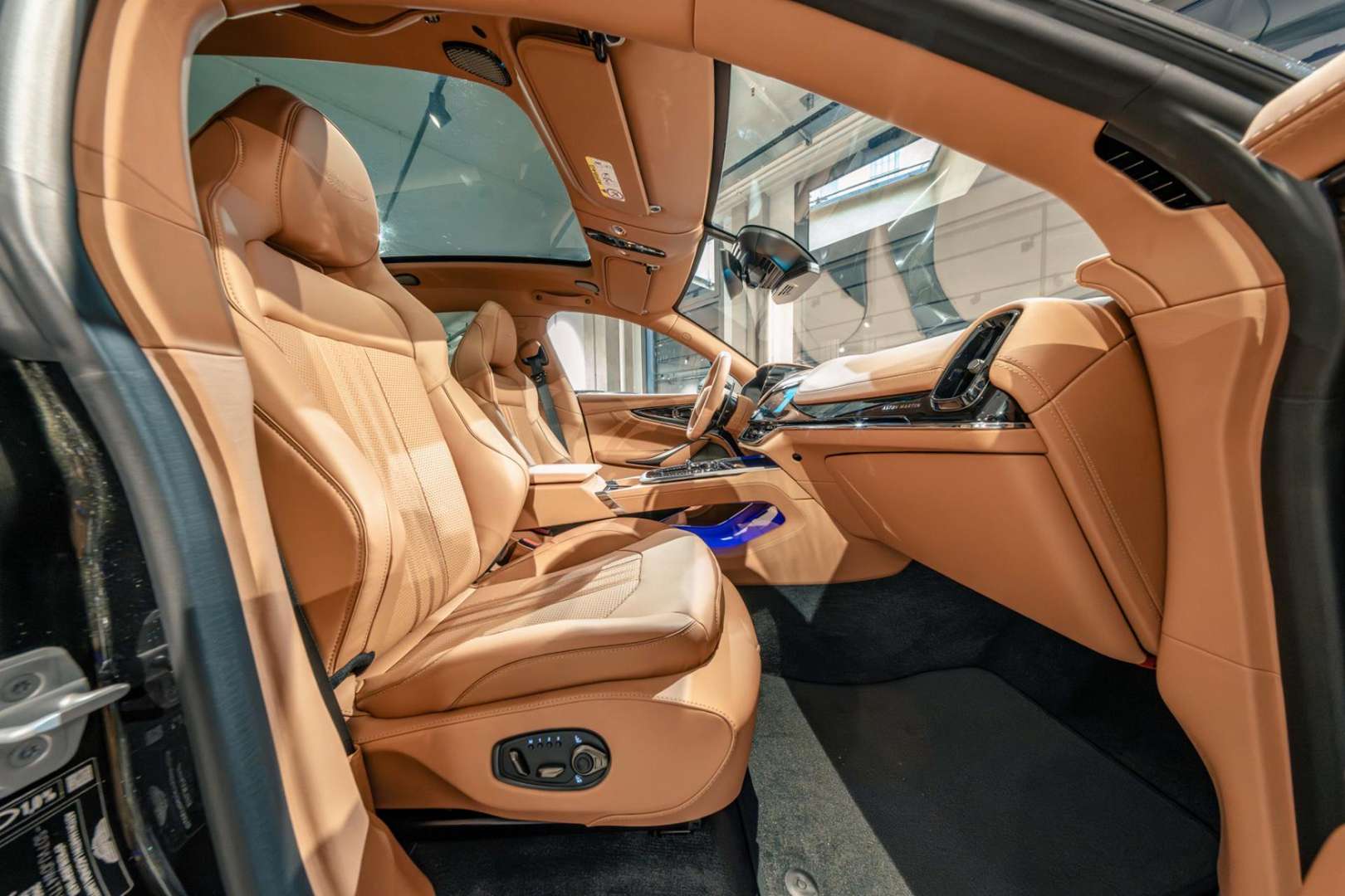 Aston Martin DBX 707 - 2026 - Joinsteer - #6