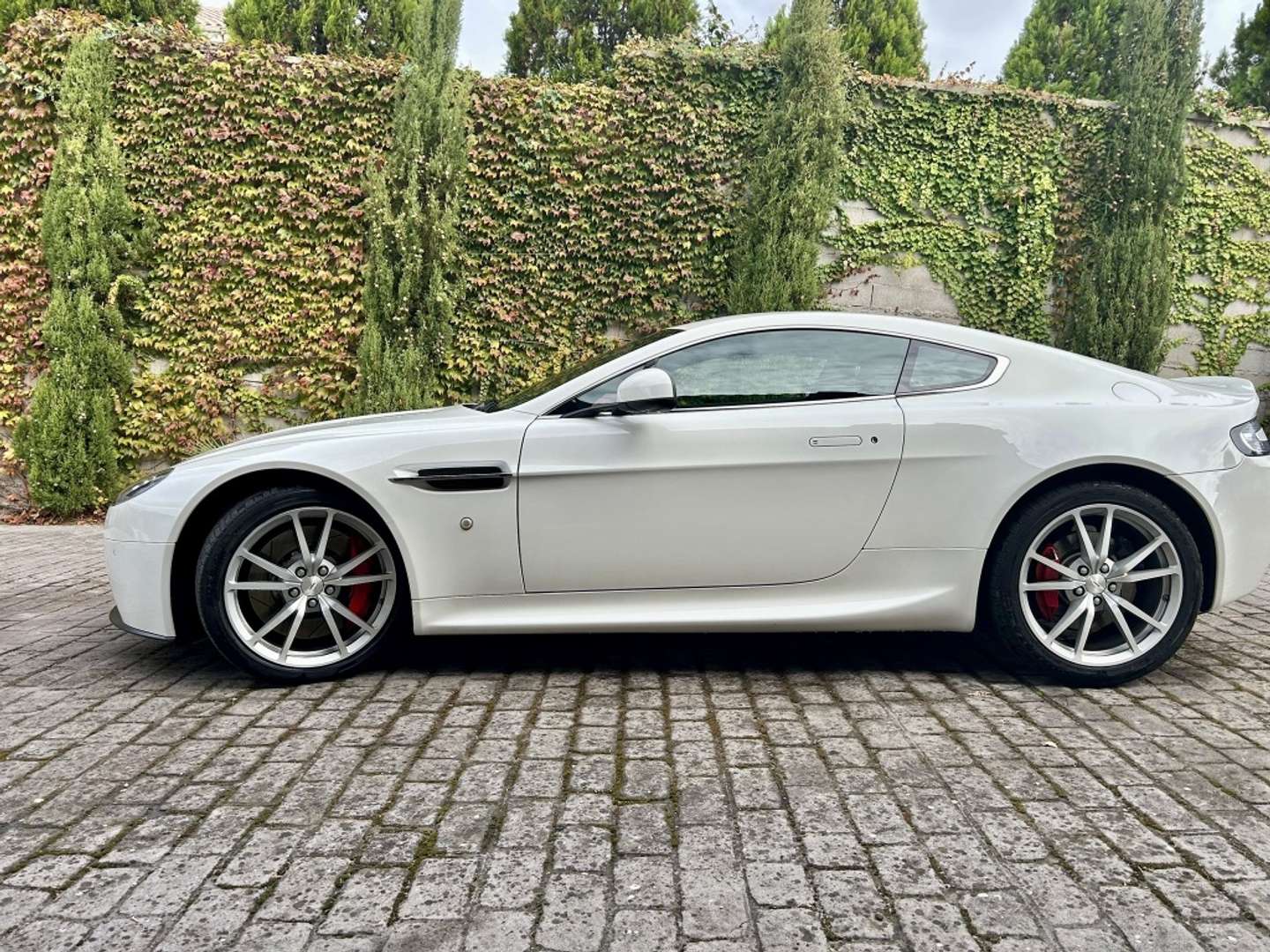 Aston Martin Vantage Deportivo - 2017 - Joinsteer - #1