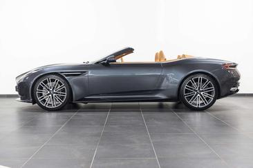 Aston Martin DB12 Volante — photo 2
