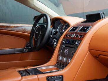 Aston Martin DB9 5.9 V12 Touchtronic — photo 7