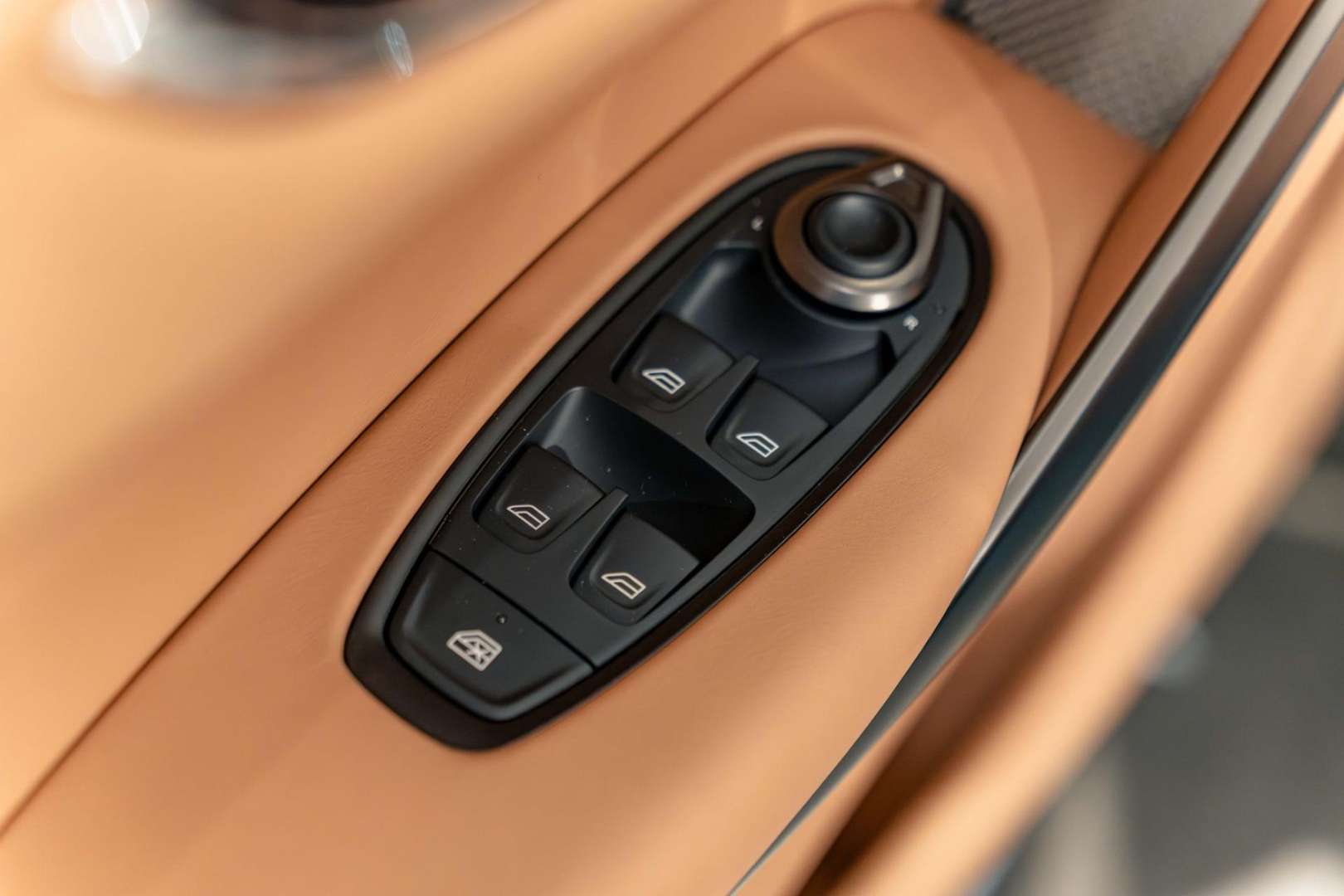 Aston Martin DBX 707 - 2026 - Joinsteer - #20