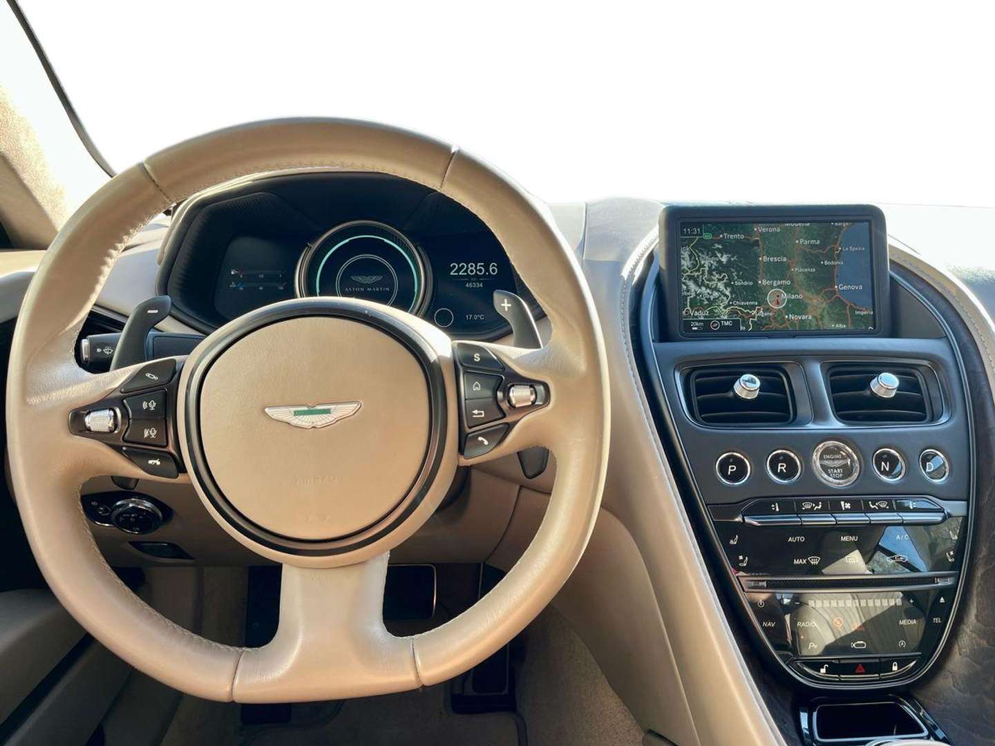 Aston Martin DB11 Coupé 5.2 V12 Launch Edition - 2017 - Joinsteer - #11