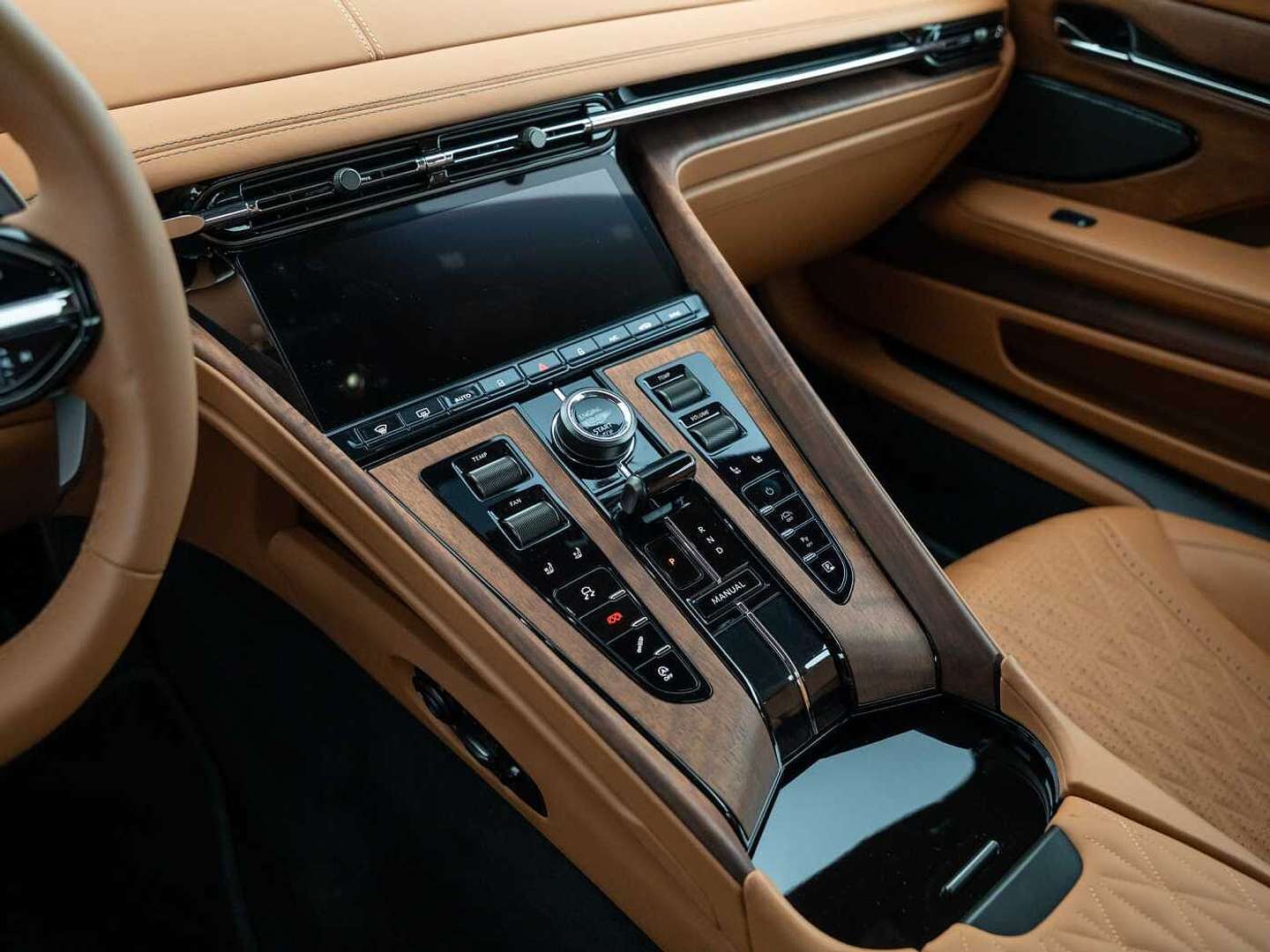 Aston Martin DB12 Coupé V8 - 2024 - Joinsteer - #10