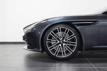 Aston Martin DB12 Volante — photo 12