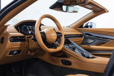 Aston Martin DB12 Volante — photo 13