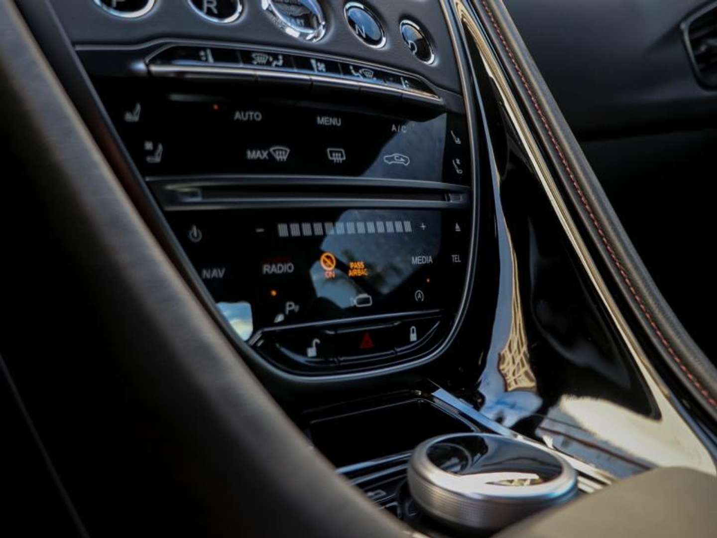 Aston Martin DB11 V8 4.0 - 2020 - Joinsteer - #15