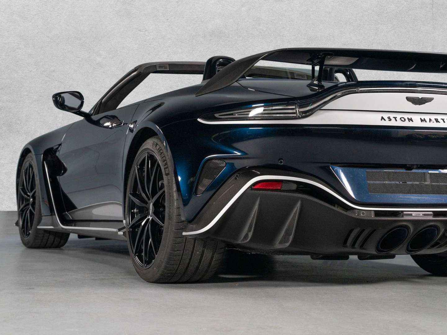 Aston Martin Vantage Roadster V12 Limited - 2024 - Joinsteer - #14