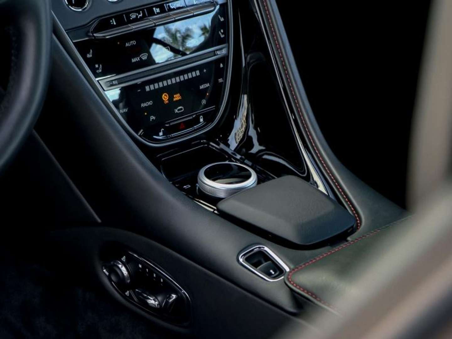 Aston Martin DB11 V8 4.0 - 2020 - Joinsteer - #16