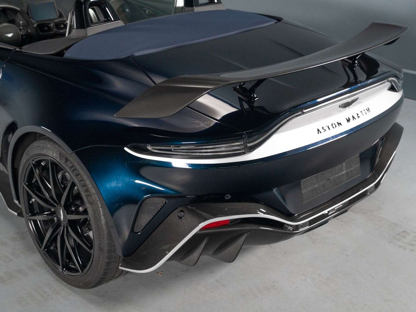 Aston Martin Vantage Roadster V12 Limited - 2024 - Joinsteer - #16