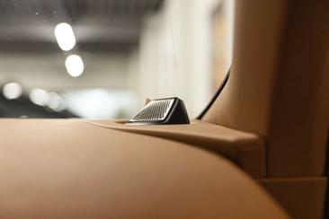 Aston Martin DB12 Volante — photo 22