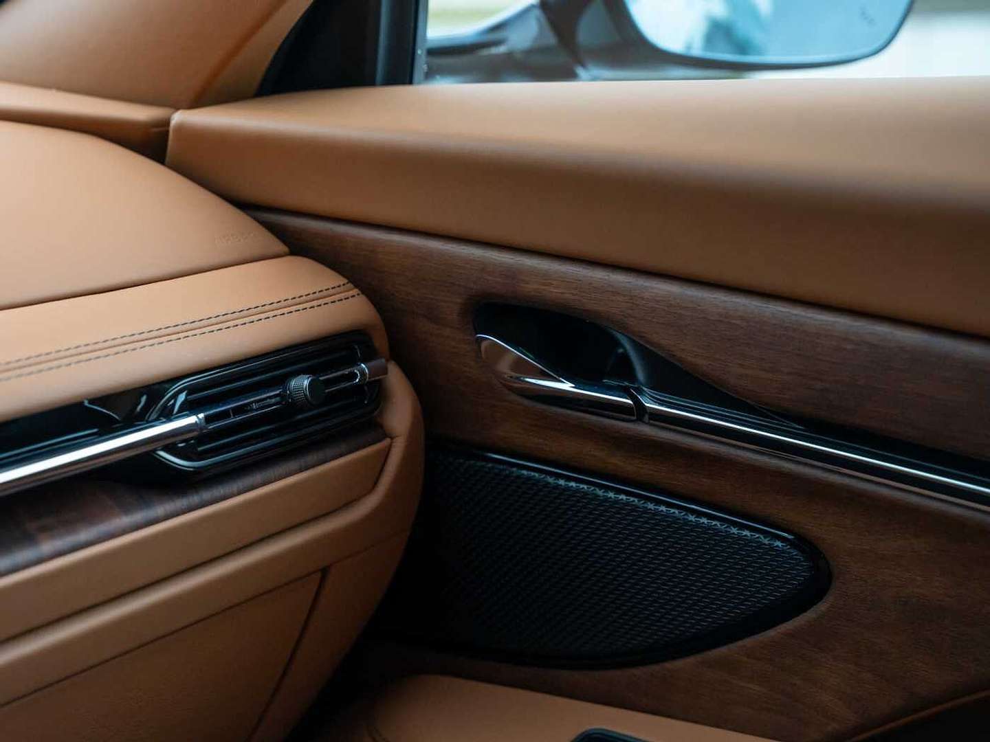 Aston Martin DB12 Coupé V8 - 2024 - Joinsteer - #29