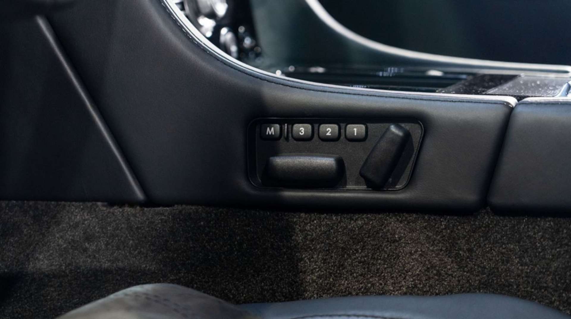 Aston Martin DBS V12 517 - 2009 - Joinsteer - #30