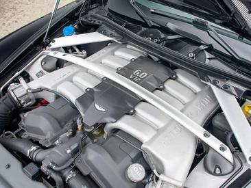 Aston Martin DB9 5.9 V12 Touchtronic — photo 37