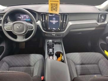 Volvo XC60 B4 Core — photo 6