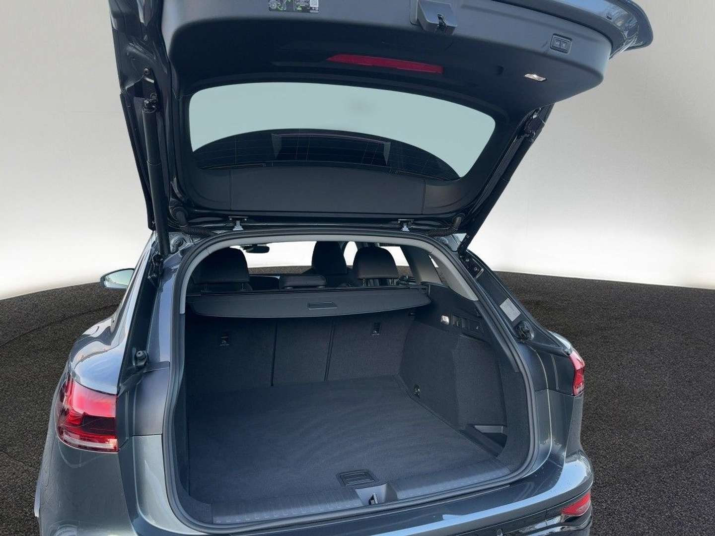 Audi Q6 E-tron S-LINE - 2025 - Joinsteer - #5