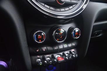 Mini Cabrio Sport John Cooper Works — photo 15