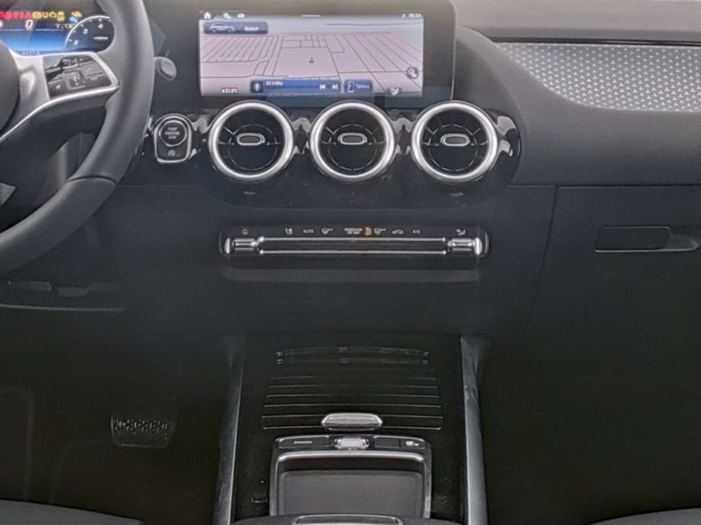 Mercedes GLA 180 Progressive - 2025 - Joinsteer - #4