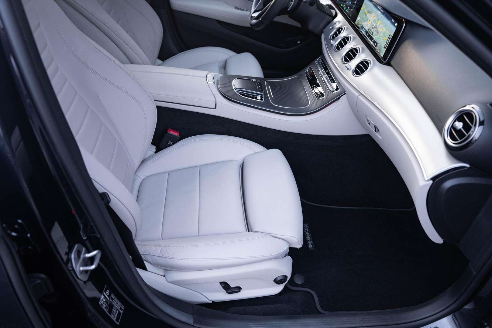 Mercedes Classe E Break 300 AMG Line - 2022 - Joinsteer - #40