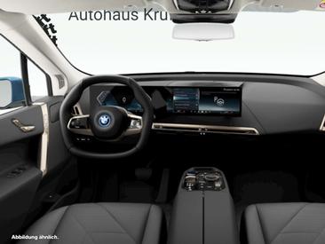 BMW IX XDrive40 — photo 3