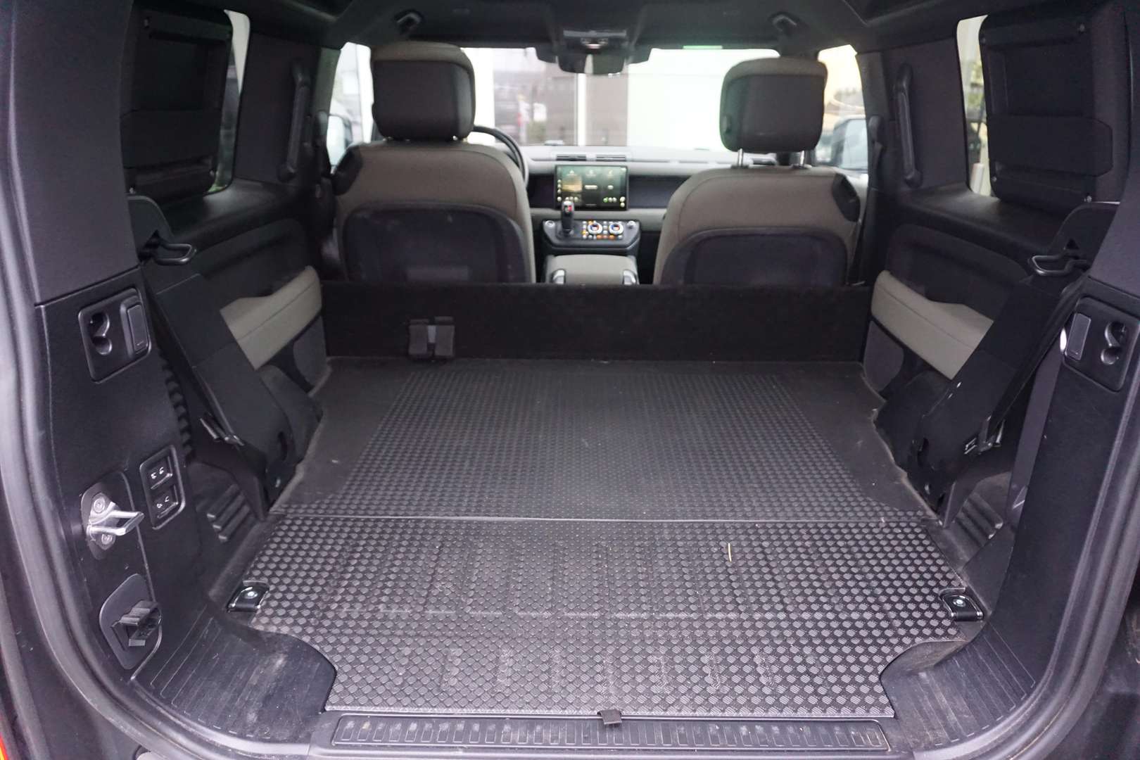 Land Rover Defender 90 D200 X-Dynamic HSE AWD Auto 23MY - 2022 - Joinsteer - #5