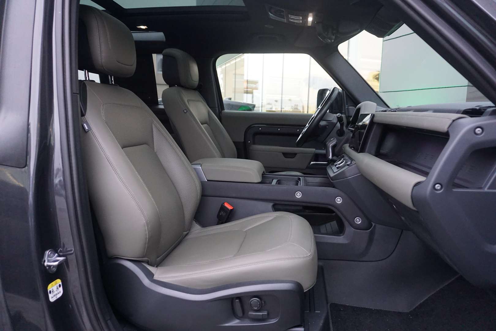 Land Rover Defender 90 D200 X-Dynamic HSE AWD Auto 23MY - 2022 - Joinsteer - #9