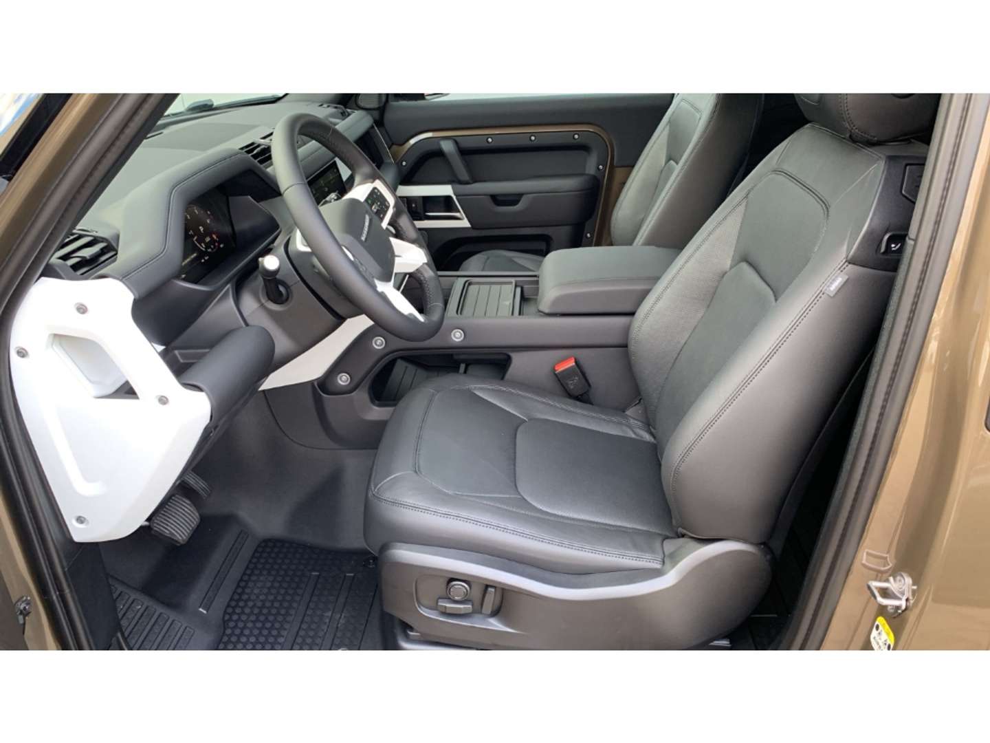 Land Rover Defender 90 D250 SE - 2023 - Joinsteer - #9