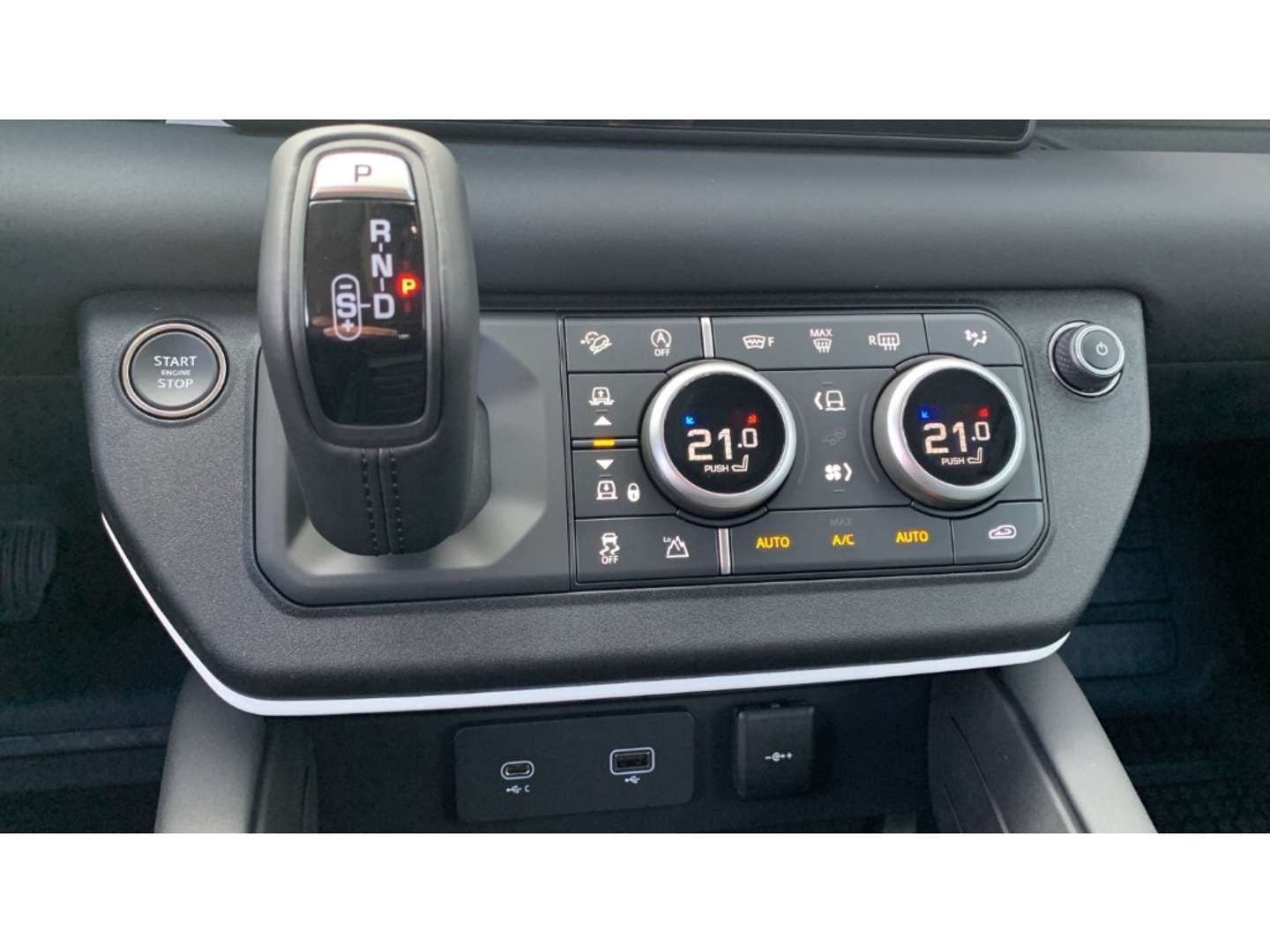 Land Rover Defender 90 D250 SE - 2023 - Joinsteer - #19