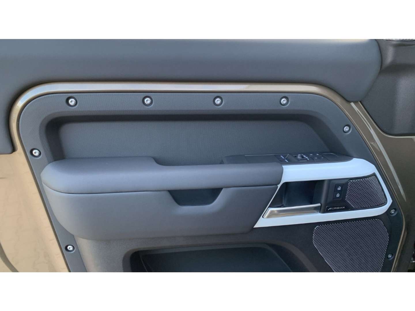 Land Rover Defender 90 D250 SE - 2023 - Joinsteer - #20